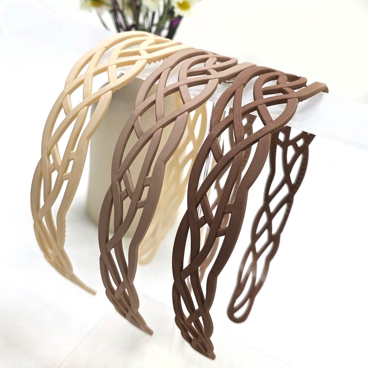 Springtime side view showing 30mm band width for balanced comfort and secure hold