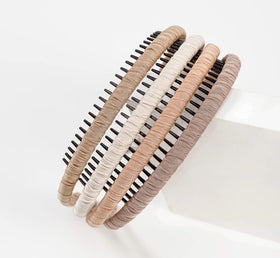 STHUAHE close-up of resin teeth highlighting soft grip and scalp comfort