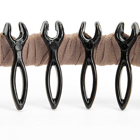 STHUAHE headband worn on wavy hair showing secure hold and natural look