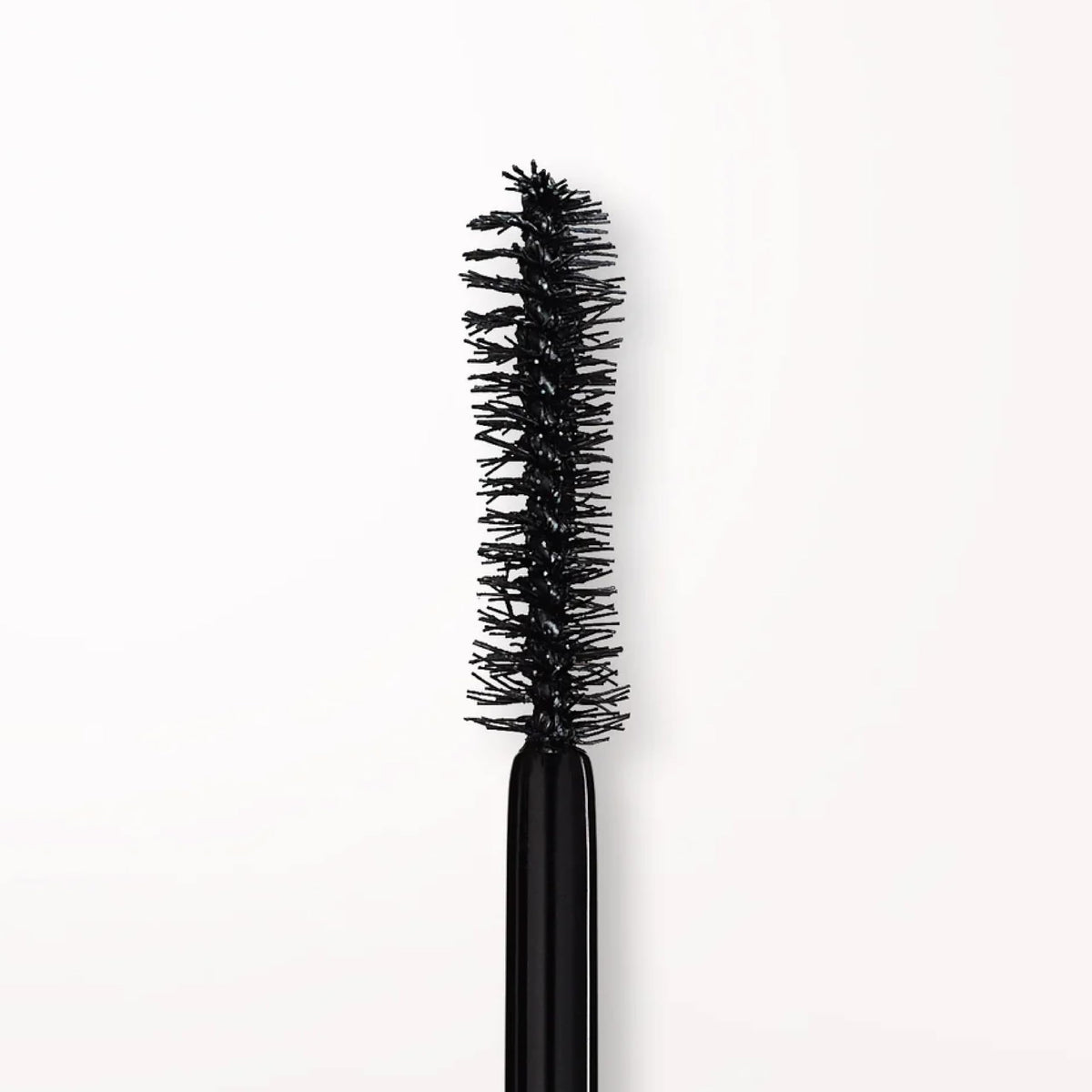stila lifestyle model wearing bold lashes illustrating daytime glamour