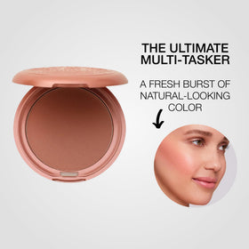 stila lip application with brush demonstrating precise color and even coverage