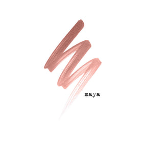 stila blade-style applicator tip close-up enabling precise lining and controlled coverage