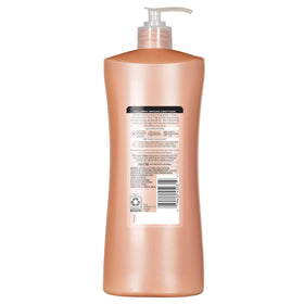 Suave hyaluronic in a shower setting showing refreshing fragrance experience