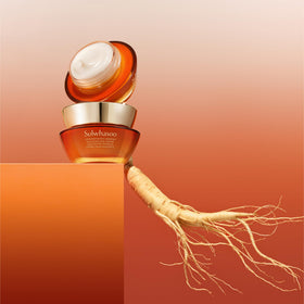Sulwhasoo cream on hand application demonstrating smooth spreadability and instant nourishment benefit