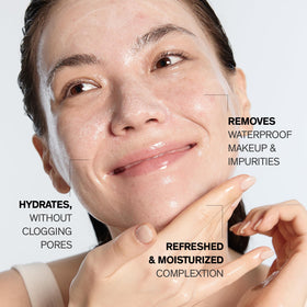 Sulwhasoo pump dispensing cleanser illustrating easy controlled application