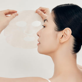 Sulwhasoo dispensed serum texture illustrating rich emollience and fast absorption