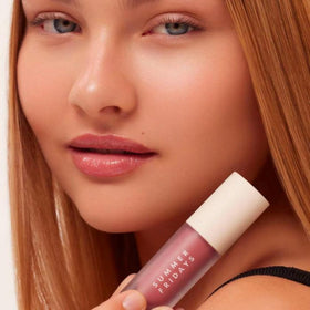 Summer Fridays texture swatch showing glossy, non-sticky sheen and hydration