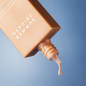 Summer Fridays texture on hand displaying dewy serum and hydration
