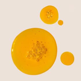 Summer Fridays oil texture in pool highlighting lightweight absorption and glow