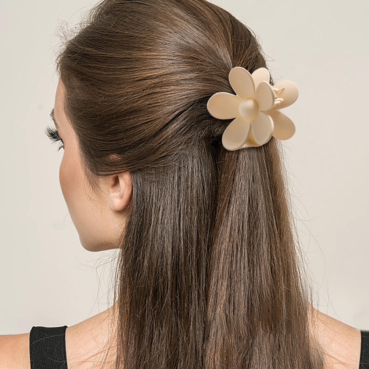Sunolga large clip holding thick hair demonstrating strong hold and comfort