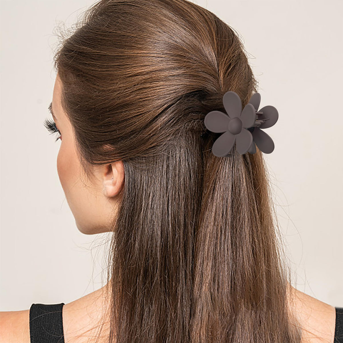 Sunolga medium clip used in a half-up hairstyle for casual everyday styling
