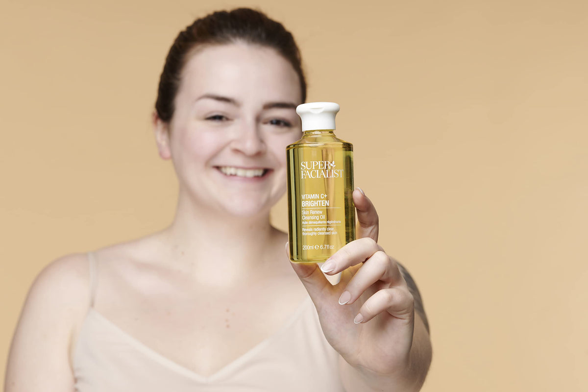Super Facialist ingredient label close-up highlighting Vitamin C and plant oils transparency