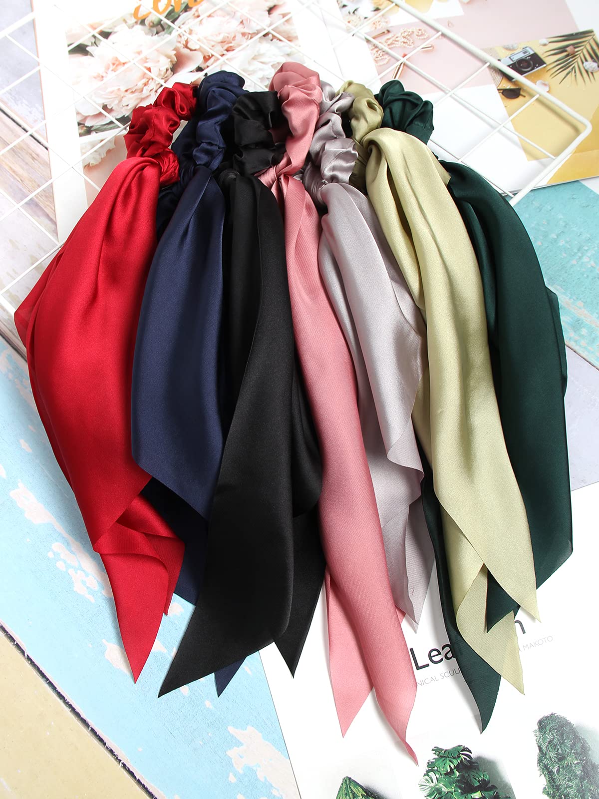 SUSULU arranged eight solid colors to display styling options and color variety