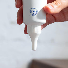 SVR Xerial 30 gel-cream texture close-up highlighting smooth spreadability and quick absorption