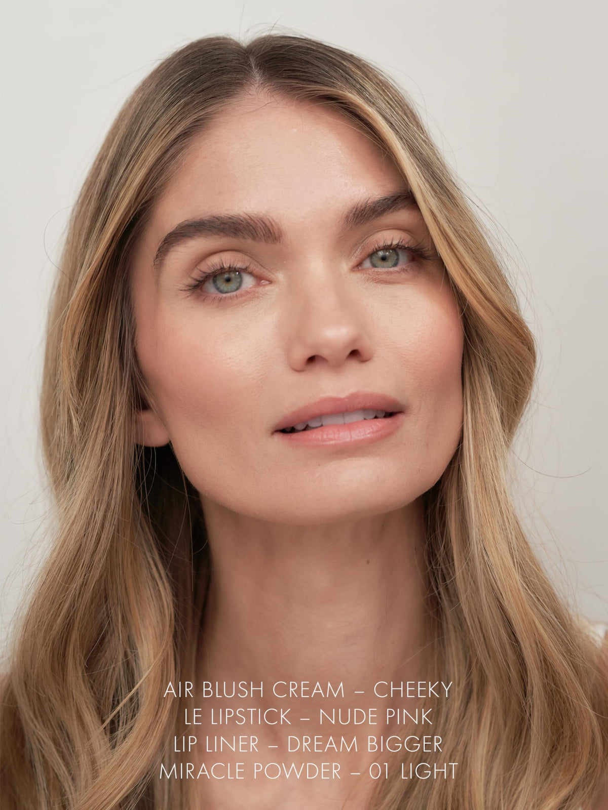 Sweed Le Lipstick applied on lips demonstrating natural shine and plumping effect