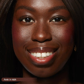 tarte five-pronged applicator close-up demonstrates precise, even freckle placement