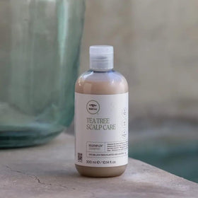 Tea Tree Regeniplex creamy foam texture demonstrating lightweight lather
