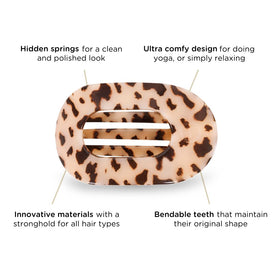 TELETIES close-up of bendable teeth showing flexible grip and long-lasting durability