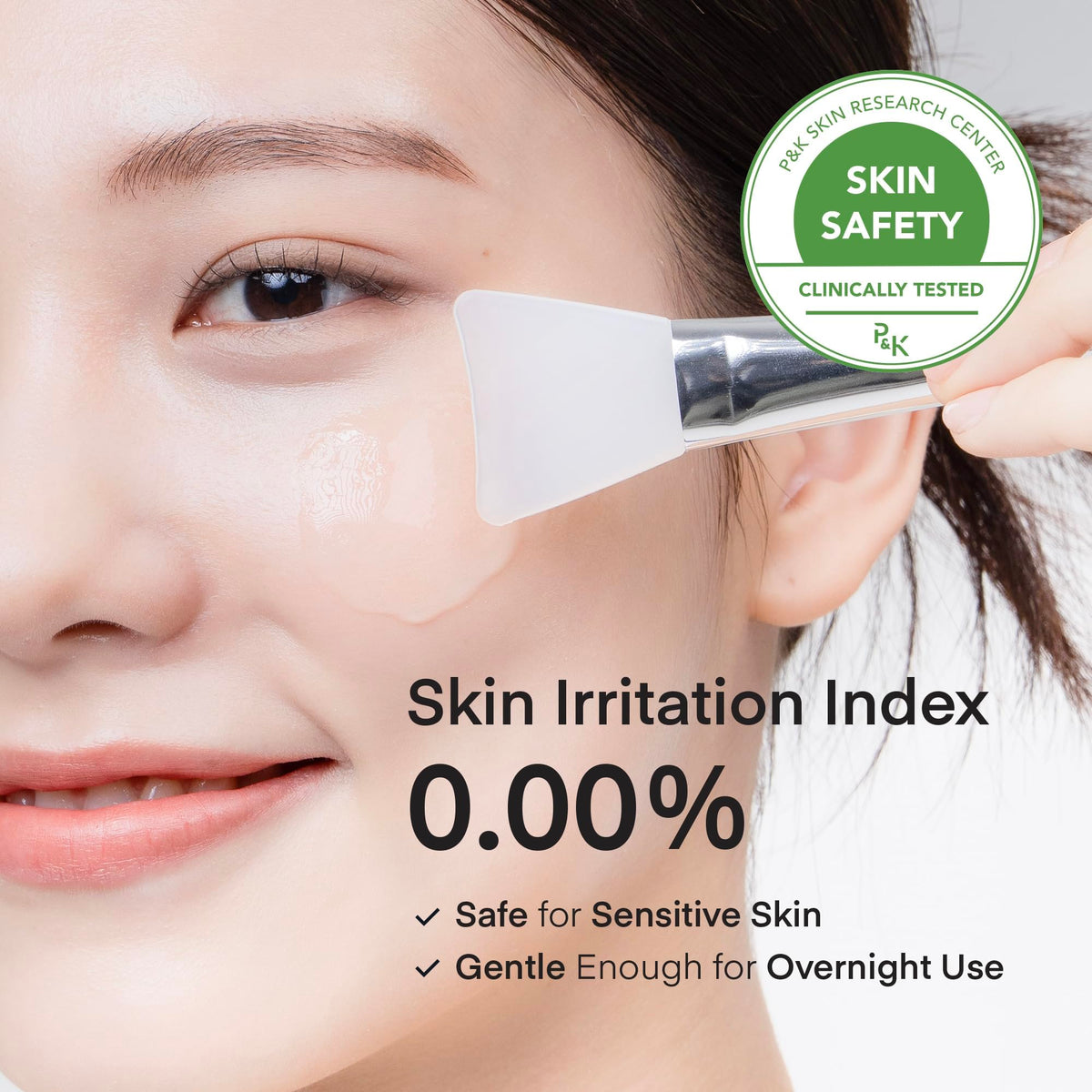 TEREZ & HONOR woman applying overnight wrap for deep hydration
