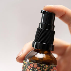 The Ayurveda Experience Yauvari key botanicals turmeric and vetiver displayed to highlight natural origins