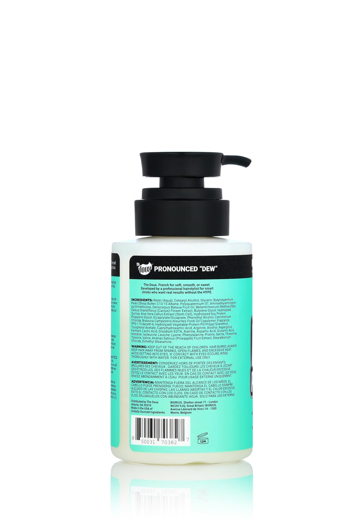 the doux FAST FORWARD mist closeup highlighting fine spray for even heat protection and effortless detangling