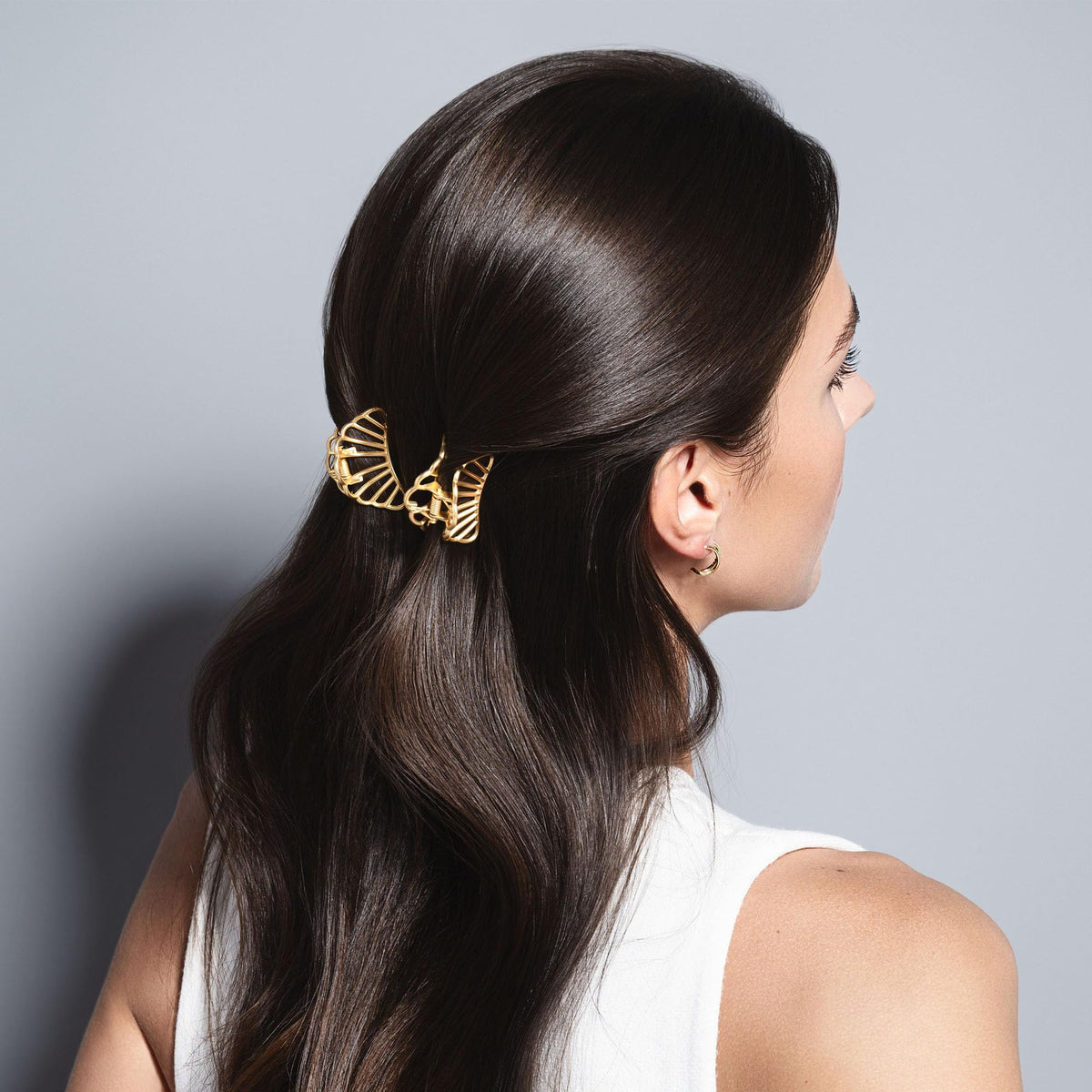 The Hair Edit side profile highlighting claw hinge for secure hold