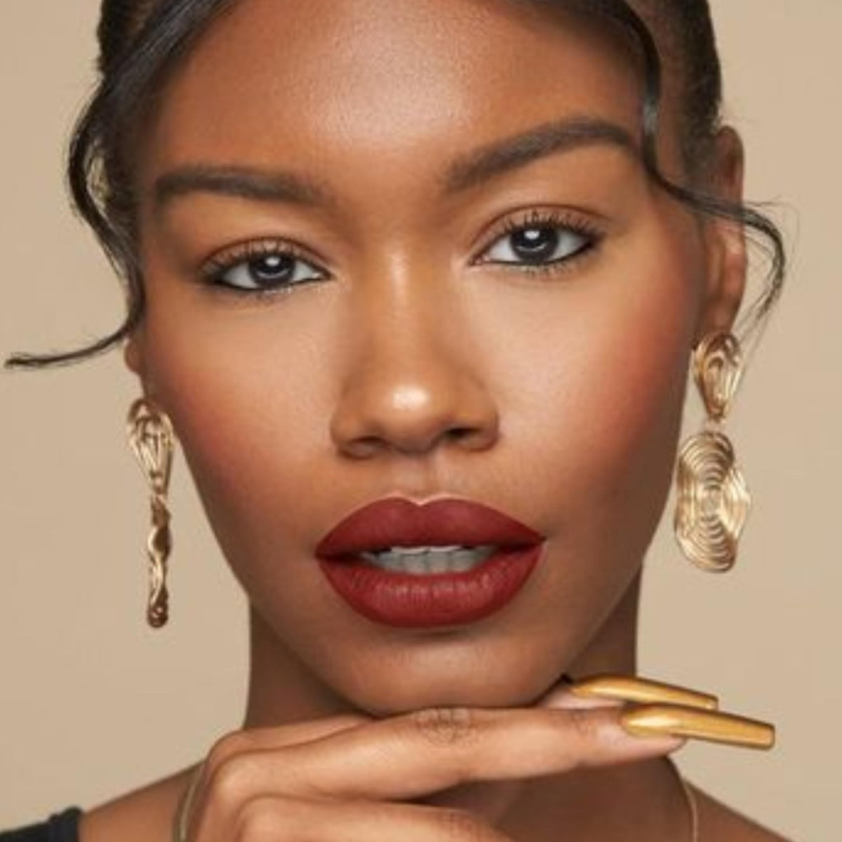 The Lip Bar Brickhouse ombre demonstration showing layering versatility