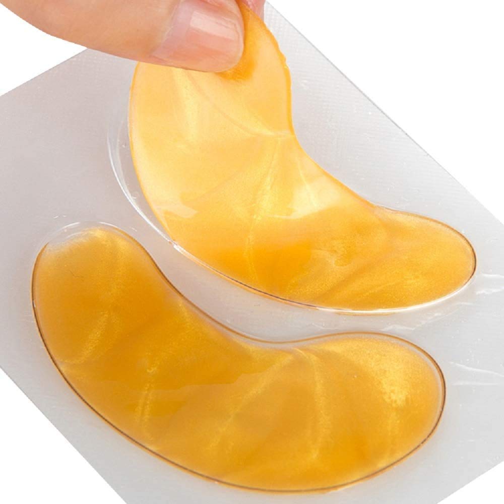 Theshiry under-eye mask applied on model to reduce tired appearance
