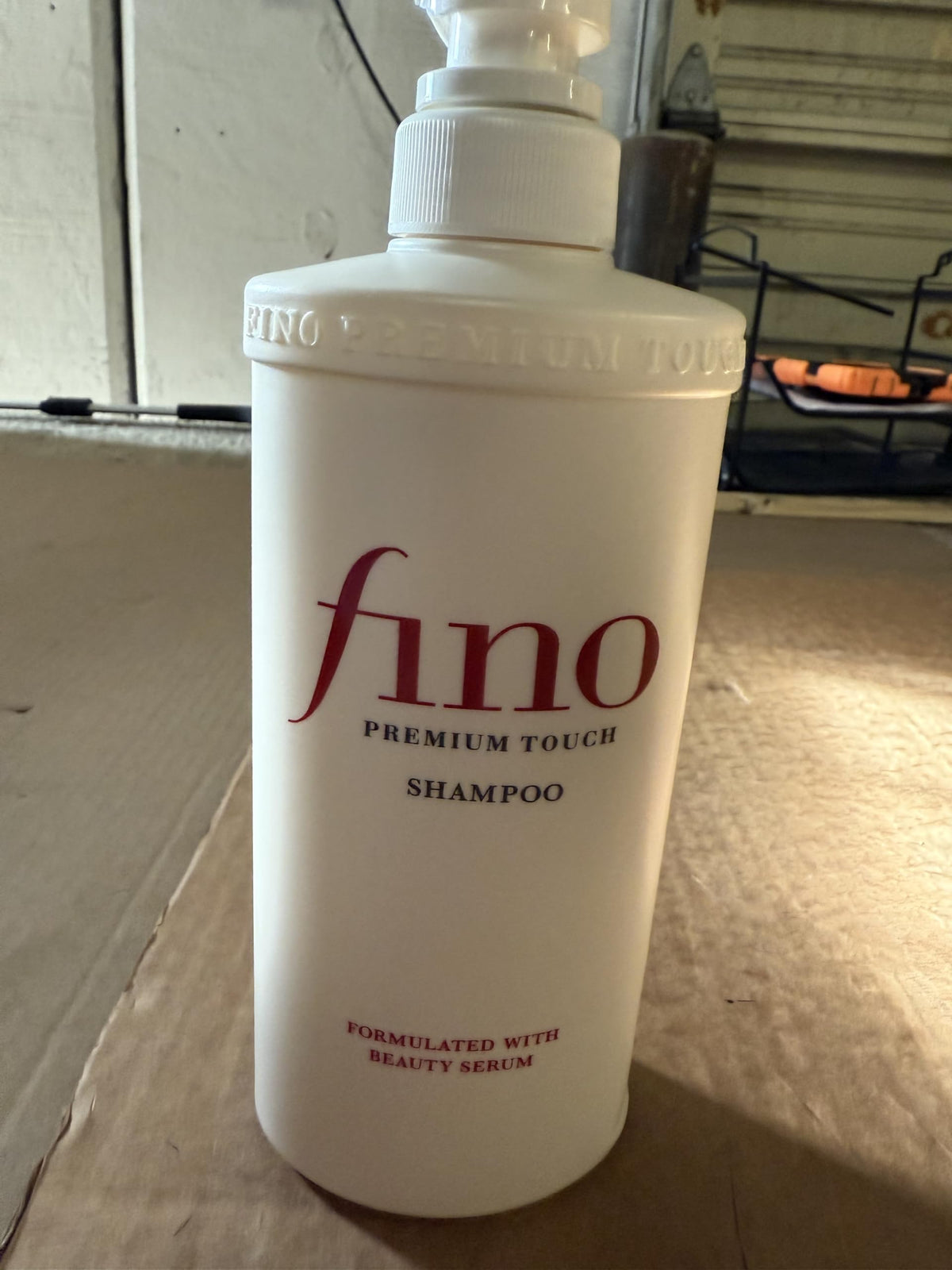 Thunder Tech JapanFino royal jelly ingredient presentation, highlights moisturizing benefit