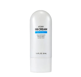 Tipiak BC233 40ml scale comparison bottle showing travel-friendly convenience