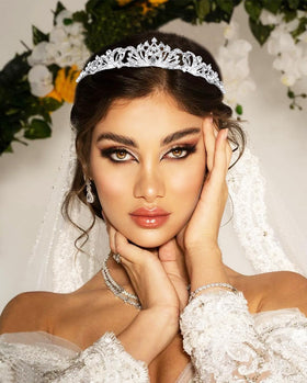 TOBATOBA tiara on bride in ceremony providing photogenic finishing touch