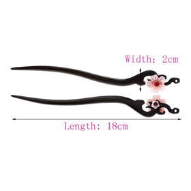 TOP SEWING polished edge detail emphasizing smooth glide and snag-free benefit
