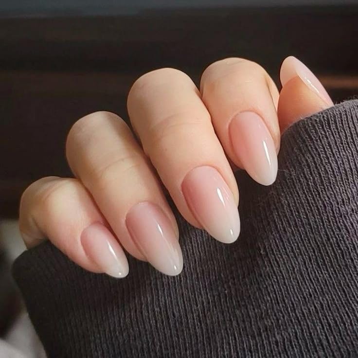 UNA GELLA close-up ombré gradient detail with salon-like finish