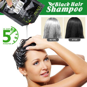 UniForU open sachet texture close-up demonstrating smooth shampoo consistency