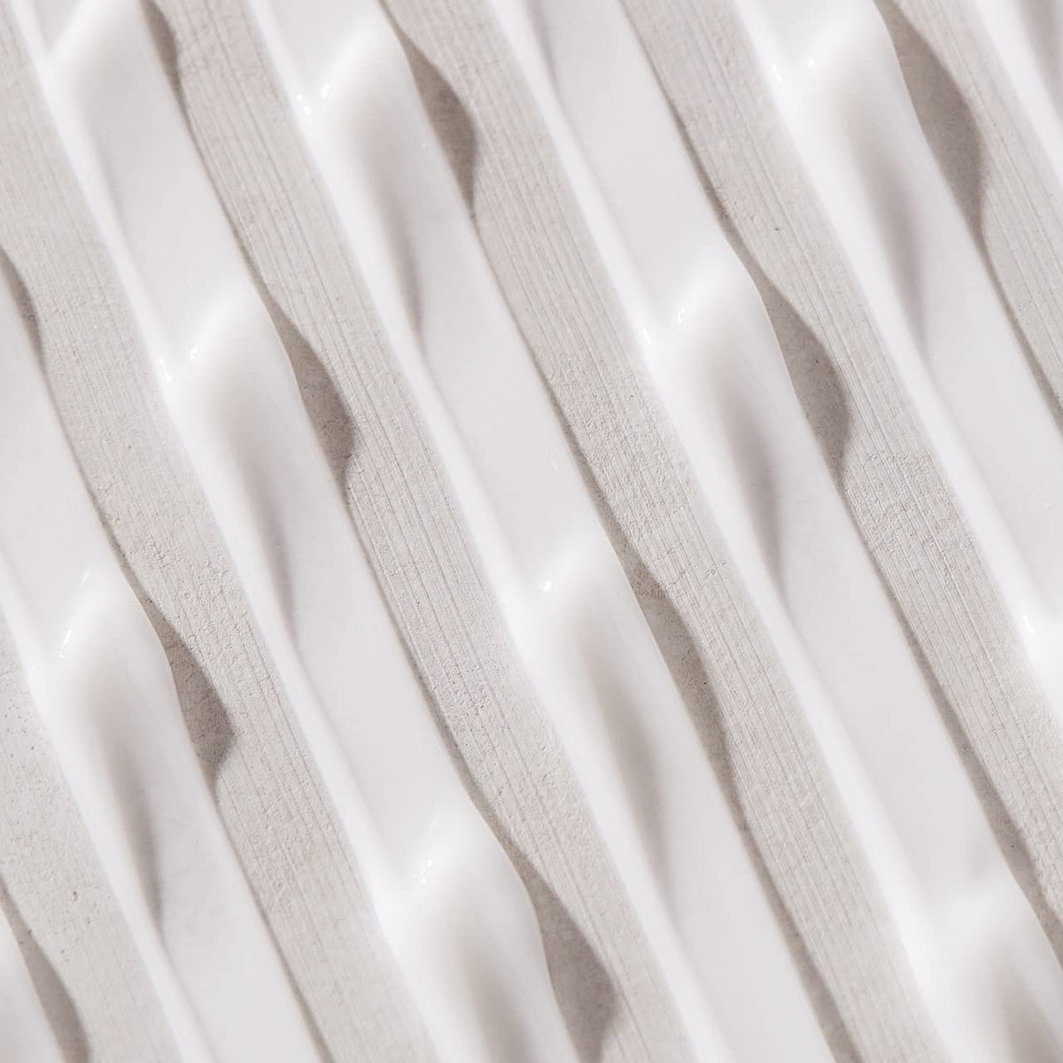UNITE LAZER texture close-up showing creamy fluid for smooth application and soft finish