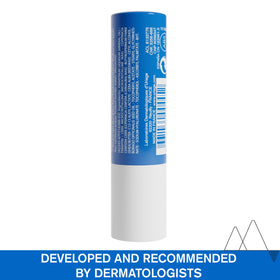Uriage Xémose lifestyle winter use on lips illustrating protection from cold