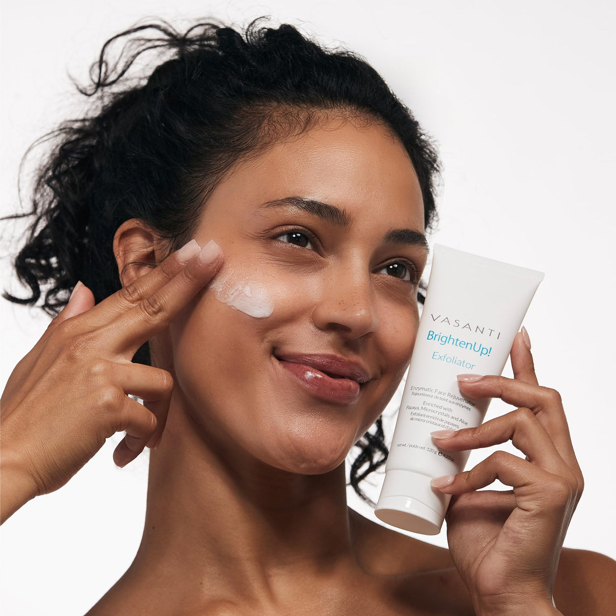 VASANTI texture close-up revealing microcrystals and creamy consistency for effective buffing