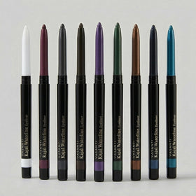 VASANTI evening makeup look illustrating dramatic eyes and long-lasting wear