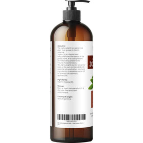 velona golden oil texture pouring demonstrates smooth, non-greasy feel