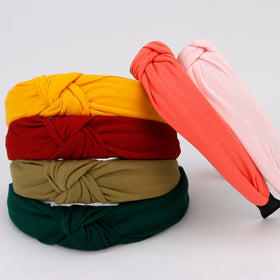 VELSCRUN headbands arranged as gift to illustrate ready-to-share present