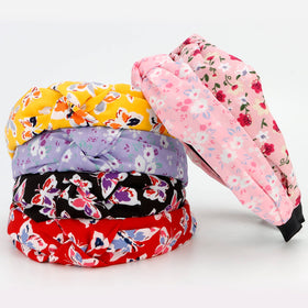 VELSCRUN arrangement of twelve floral patterns offering styling options