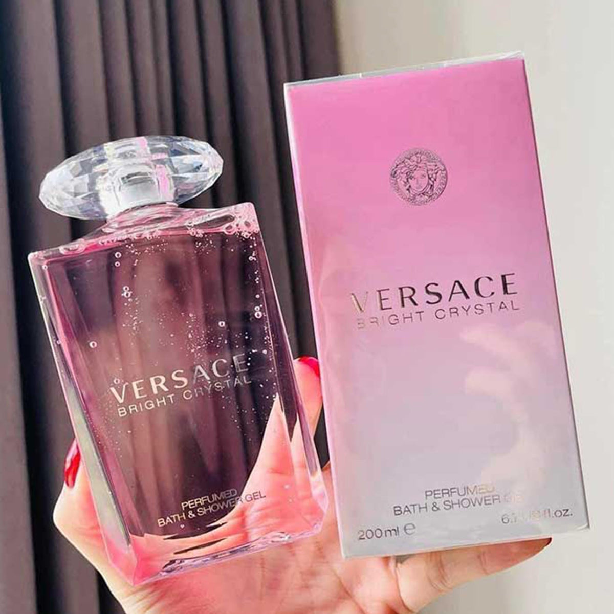Versace Bright Crystal in-shower use with lather demonstrating aromatic experience