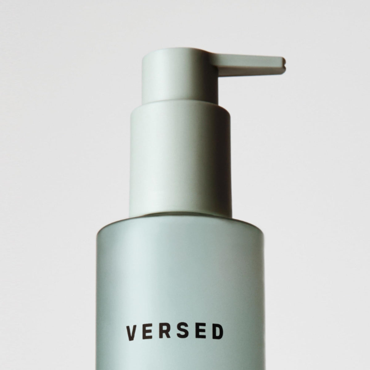 Versed ingredients display with aloe and superfruit for nourishment