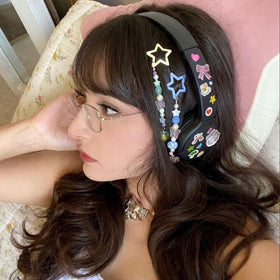 VIBILIA star clip worn in bangs demonstrating tidy, non-slip styling