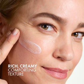VICHY cream texture close-up showing smooth rich gel-cream for hydration