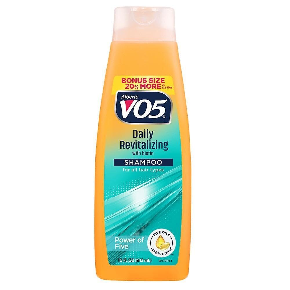 VO5 close-up of bottle label highlighting vitamins and gentle formula