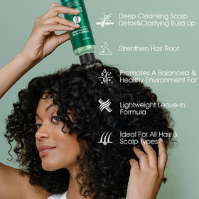 VOERUY texture droplet on hand illustrating lightweight non-greasy formula for comfort