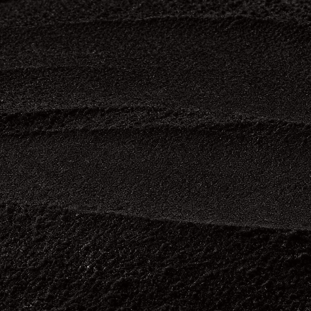 VOLLUCK detail at hairline showing precise concealment benefit