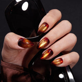 VSALON close-up of gel texture highlighting glossy magnetic shimmer