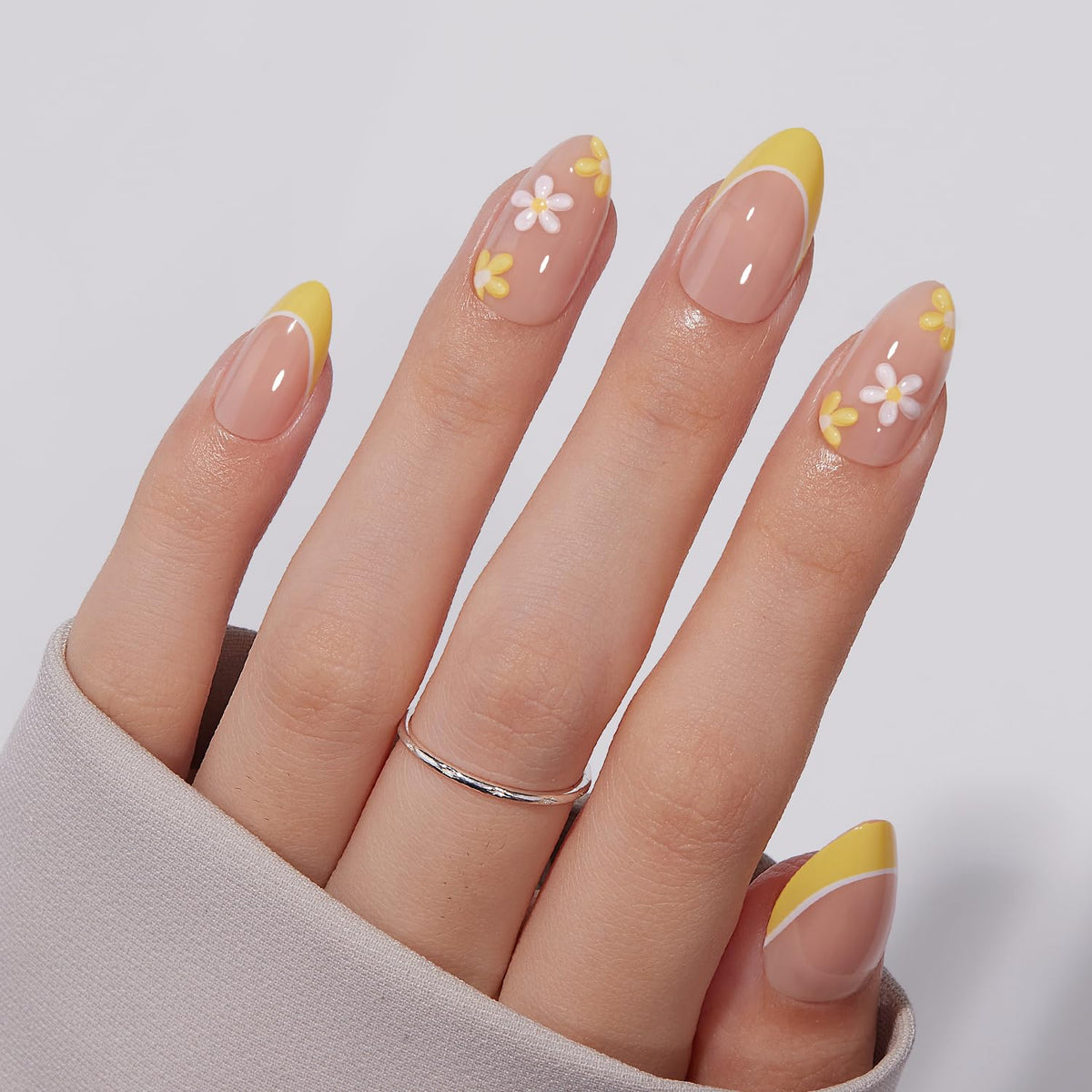 VSALON front packaging showing lemon yellow French tip set and kit benefits